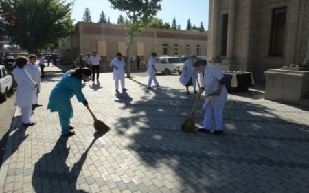 Ağstafada həkimlər xəstə sağaltmaqdan başqa nə desən, edirlər...