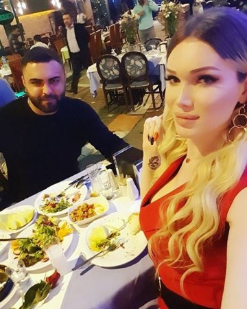 Transseksual model yeni sevgilisi ilə