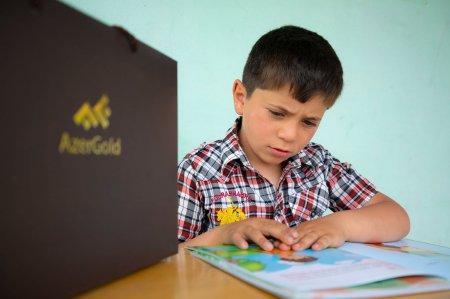 “AzerGold” QSC Daşkəsəndə uşaqlar üçün növbəti “Kitab sovqatı” aksiyası keçirib 