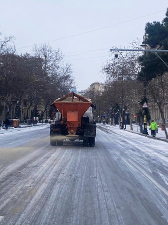 Paytaxtda qarın təmizlənməsi davam edir