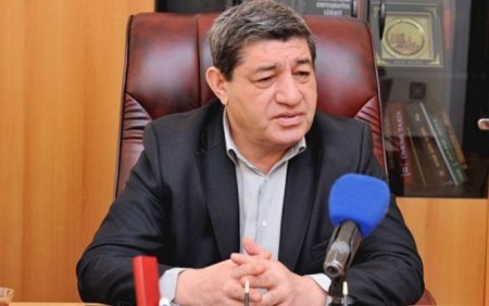 “Öz dili qaydasında olmayanlar, millətə dil dərsi verməyə çalışır” “Öz dili qaydasında olmayanlar, millətə dil dərsi verməyə çalışır”