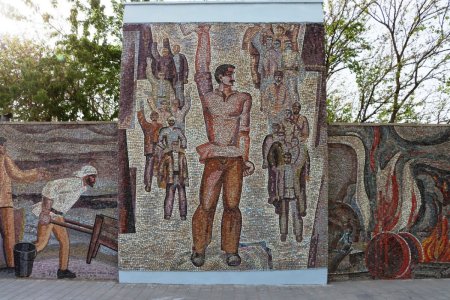 Bakıda mozaikaların bərpası davam edir Bakıda mozaikaların bərpası davam edir